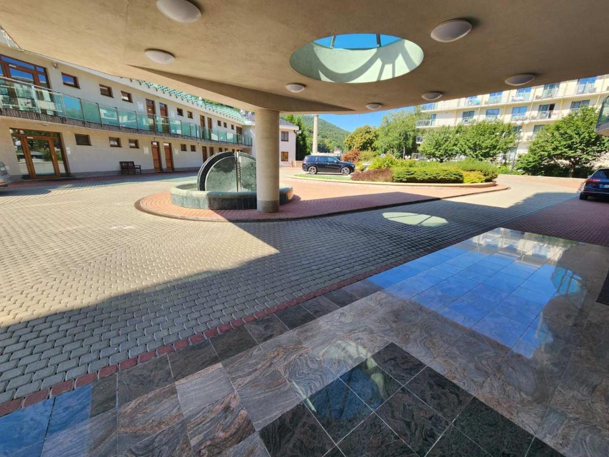 Kristoff Plaza Trencianske Teplice Aparthotel Trencin Exterior photo